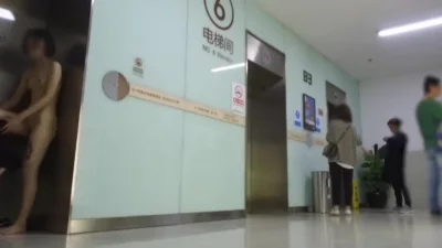 小哥哥都看硬了！